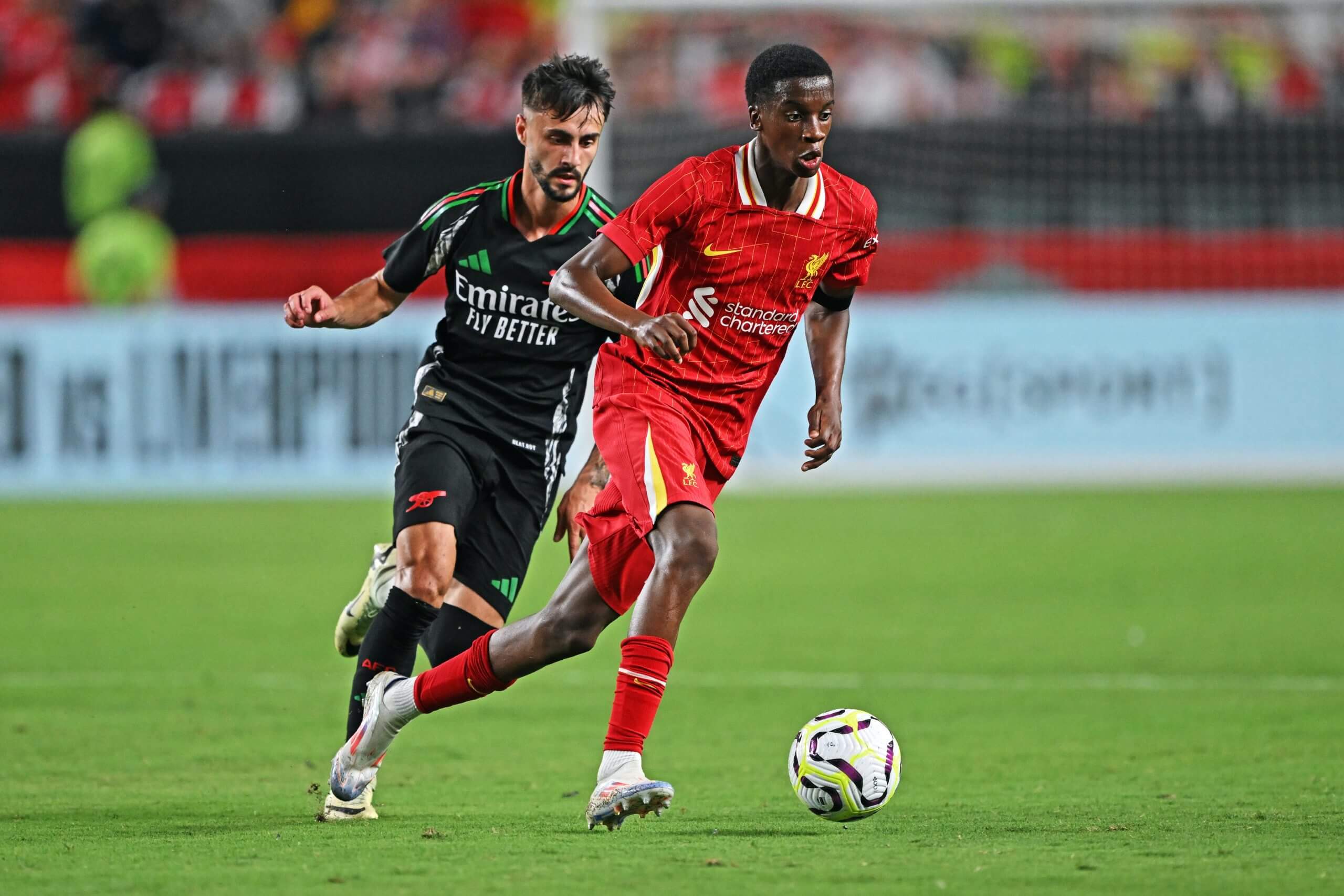 包含利物浦伤病名单更新，关键球员状态备受关注的词条