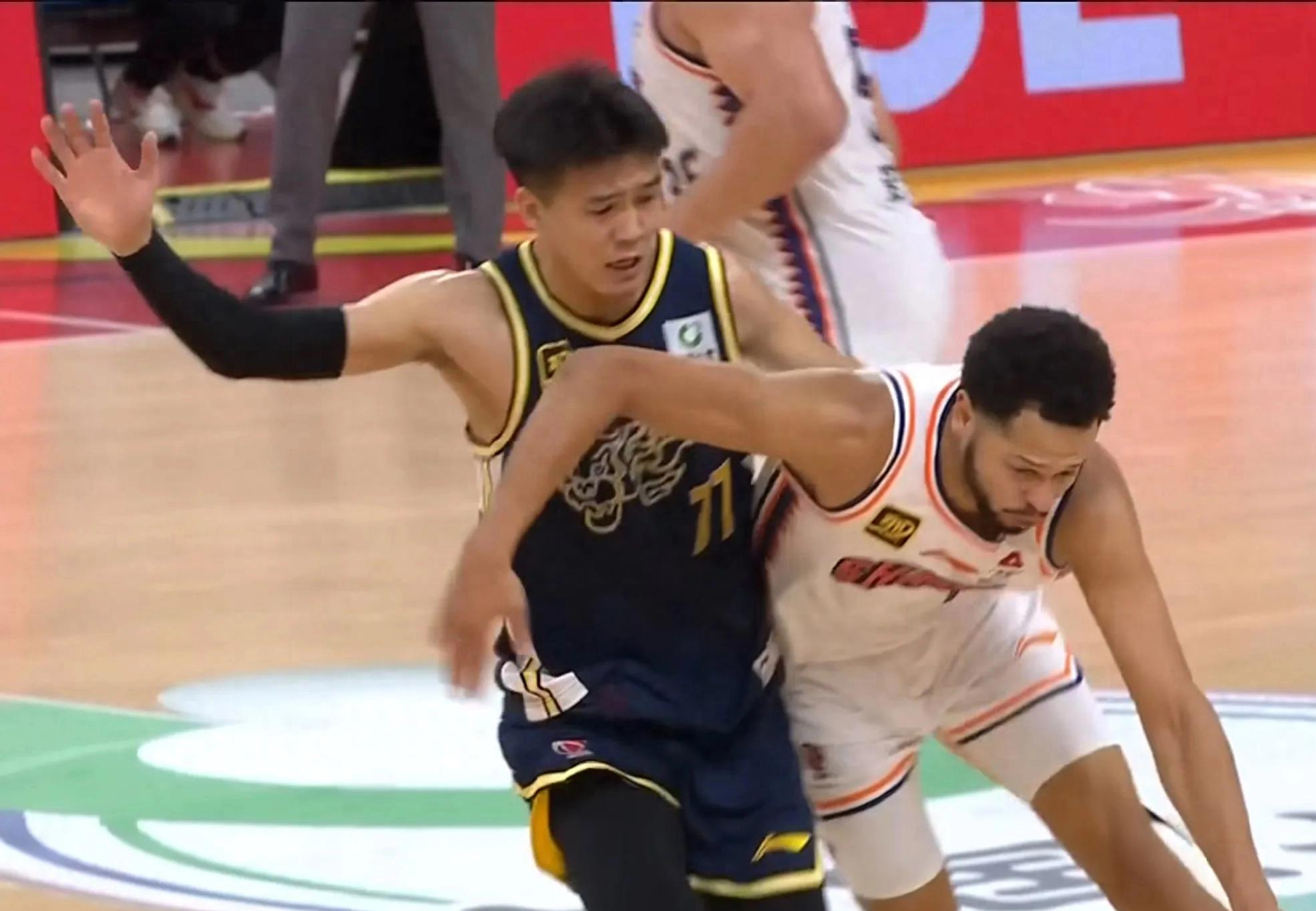 广东队成为本场最大亮点,CBA季后赛瞬间破防,高光操作的简单介绍 广东队成为本场最大亮点,CBA季后赛瞬间破防,高光操作的简单介绍