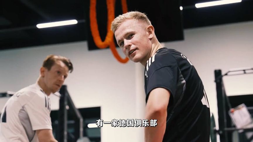 精彩足球比赛令人热血沸腾,赛场激情迸发 精彩足球比赛令人热血沸腾,赛场激情迸发