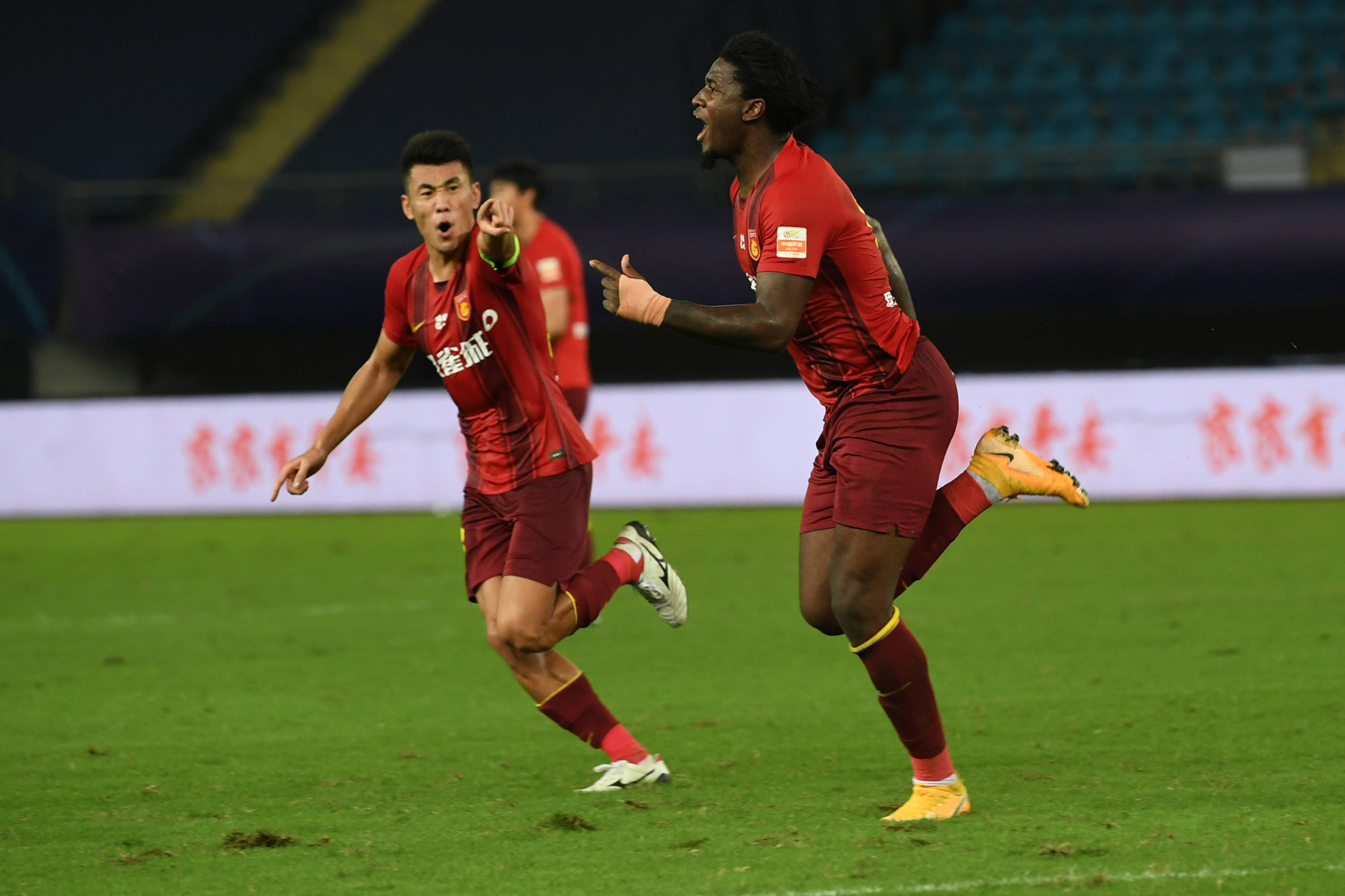 天津泰达艰难战胜河北华夏,保持不败纪录的简单介绍 天津泰达艰难战胜河北华夏,保持不败纪录的简单介绍