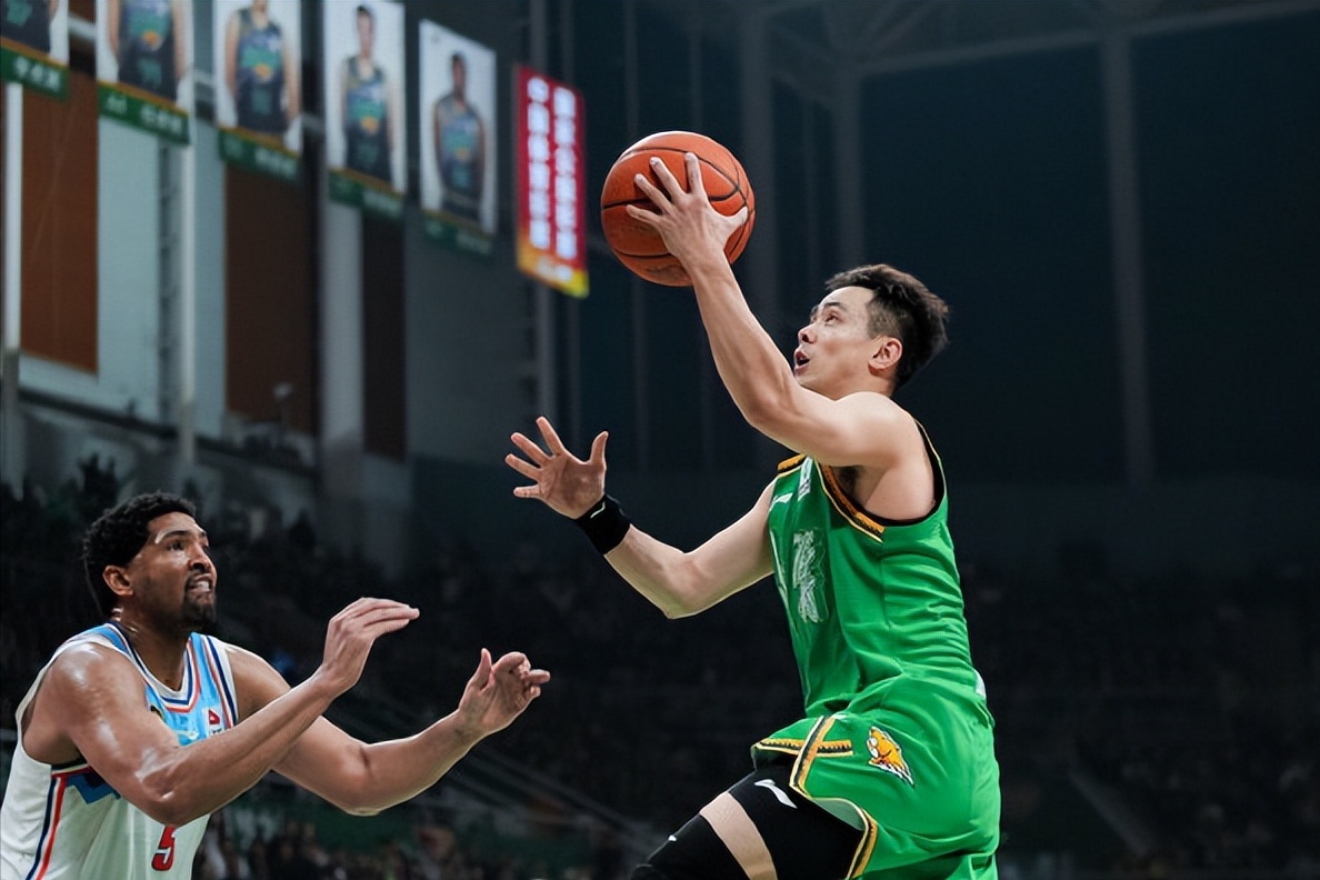 广东队壮行，赵继伟状态持续神勇，引领球队连胜