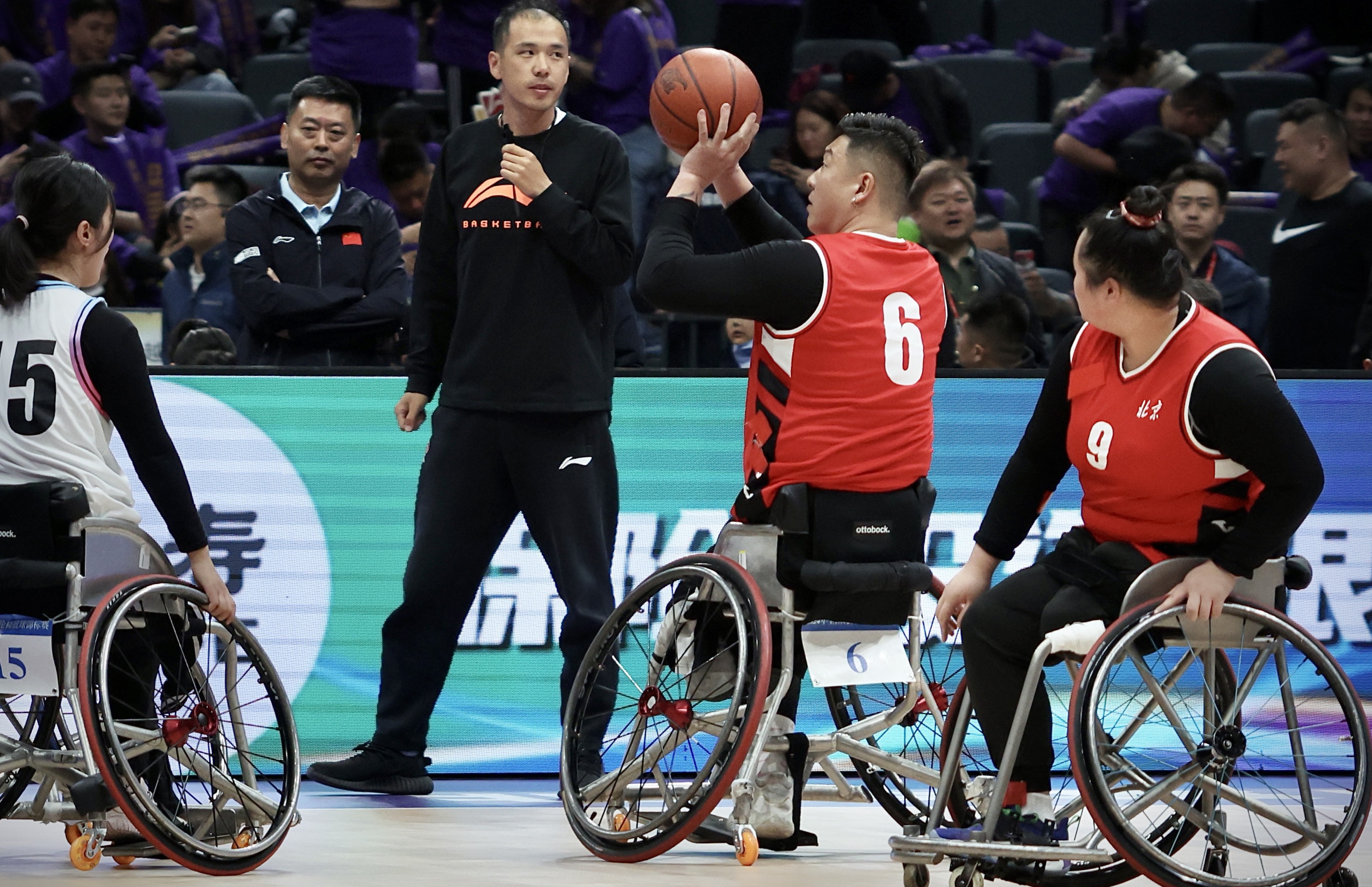 关于世界级篮球明星助阵慈善比赛,传递爱心正能量的信息 关于世界级篮球明星助阵慈善比赛,传递爱心正能量的信息